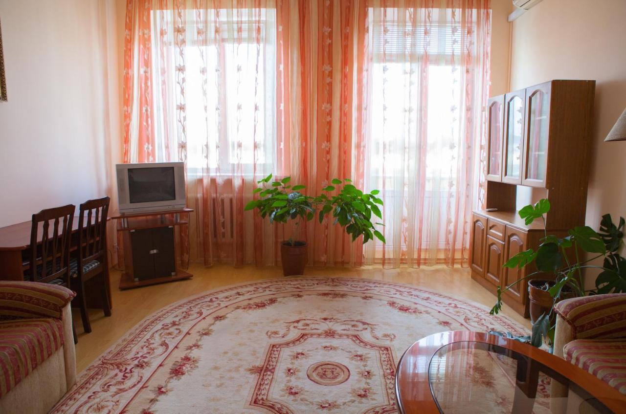Hotel Vinnytsia Sawoy Quarto foto