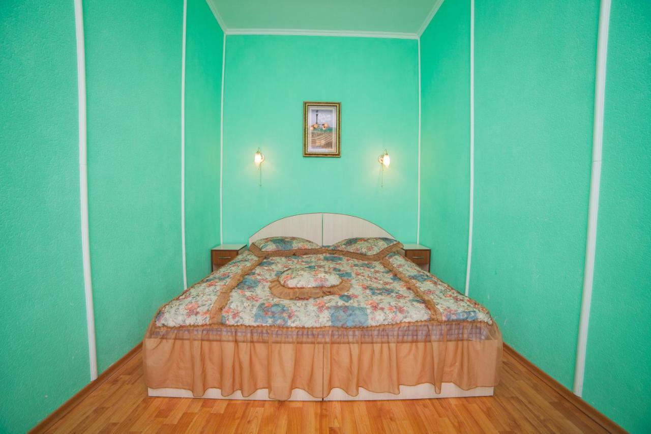 Hotel Vinnytsia Sawoy Quarto foto