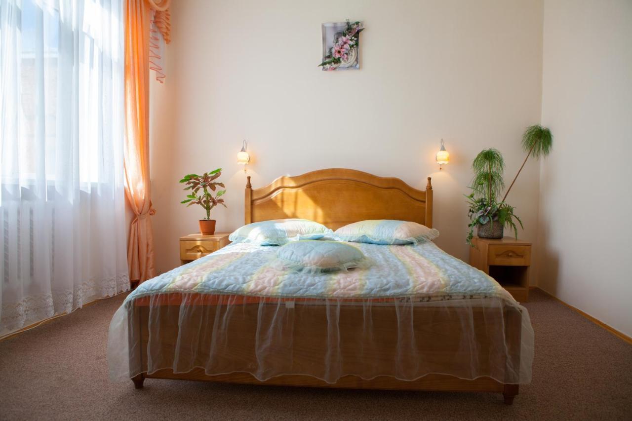 Hotel Vinnytsia Sawoy Quarto foto