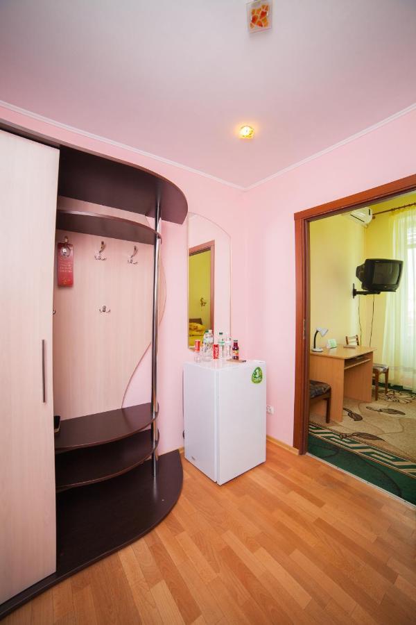 Hotel Vinnytsia Sawoy Quarto foto
